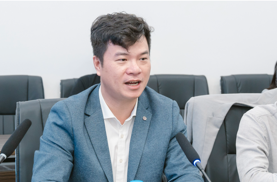 Thiếu tá Trần Trung Hiếu, Phó Giám đốc Trung tâm An ninh mạng quốc gia A05, cho biết đứng sau các cuộc tấn công mạng có chủ đích là những tổ chức có tiềm lực kinh tế lớn, lực lượng nhân sự lớn, được trang bị nhiều vũ khí mạng bài bản. Ảnh: PV